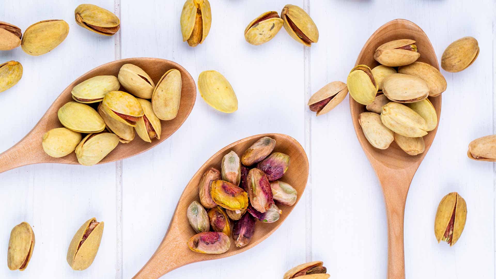 Dobbiamo comprare pistacchi Ahmad Aghaei o pistacchi Akbari?