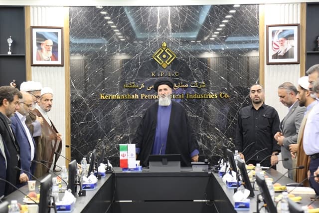 Visit of the esteemed head of the Political Ideological Organization of the Ministry of Defense to Kermanshah Petrochemi