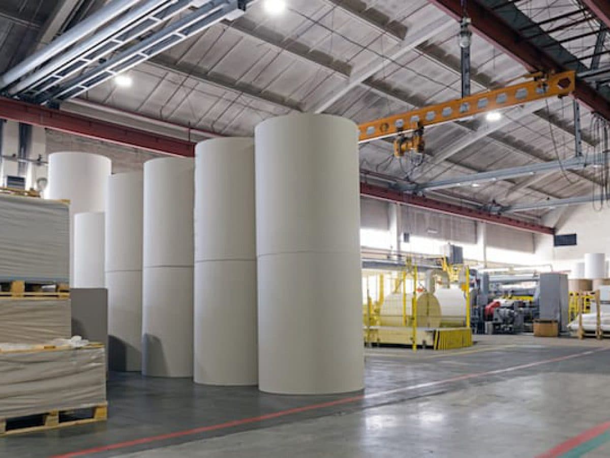 Wastewater treatment in the paper and cardboard industry