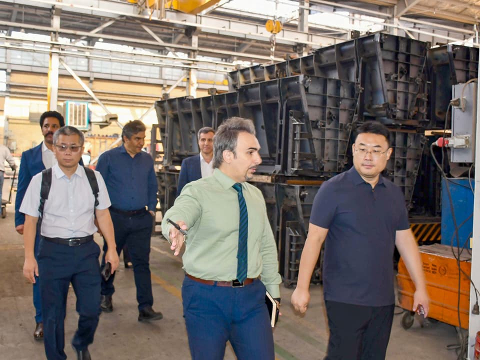 Visita de la delegación comercial asiática a la fábrica y almacén del holding Madhat: una oportunidad para nuevas colabo