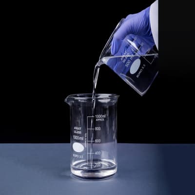Cosmetic paraffin liquid