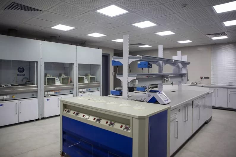 Équipements de laboratoire