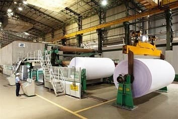 Asistencia a la tercera exposición especializada de papel y cartón y las industrias relacionadas.