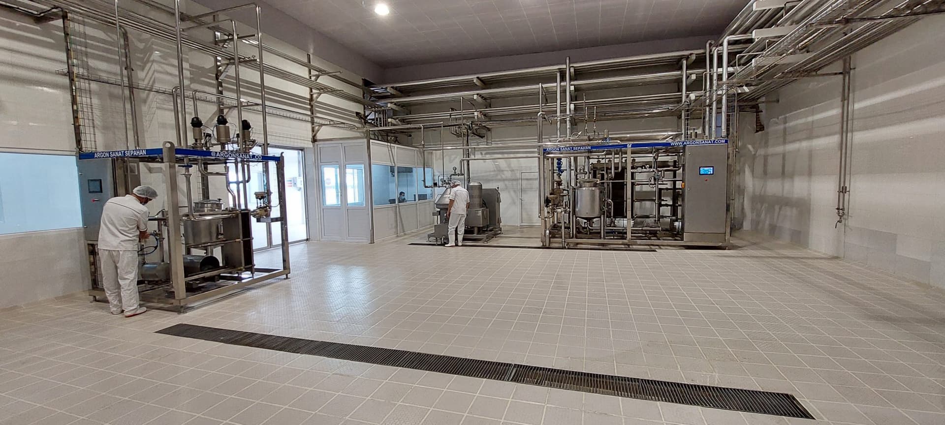 Comment les technologies avancées influencent-elles la production de lait en poudre et de crème ?