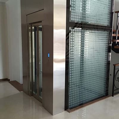 Passenger hydraulic elevator
