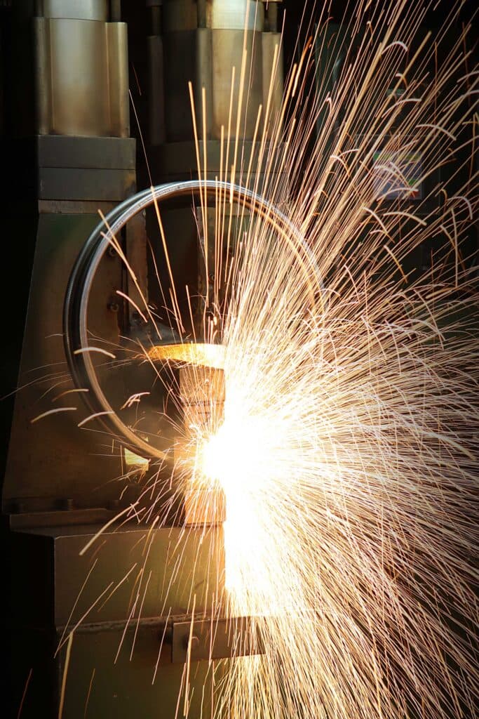 Production of motorcycle wheels with global standards: challenges and opportunities