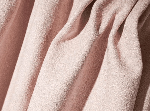 Pembe rengin döşemelik kumaş üzerindeki etkisi