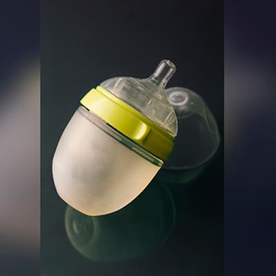 Силиконовая бутылка для молока