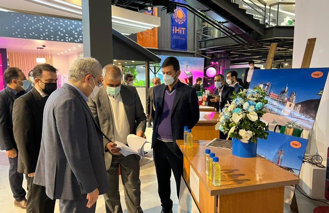 Visite du Dr. Satari dans des entreprises basées sur la connaissance.