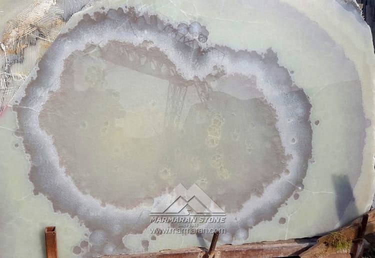 дымчатый мрамор