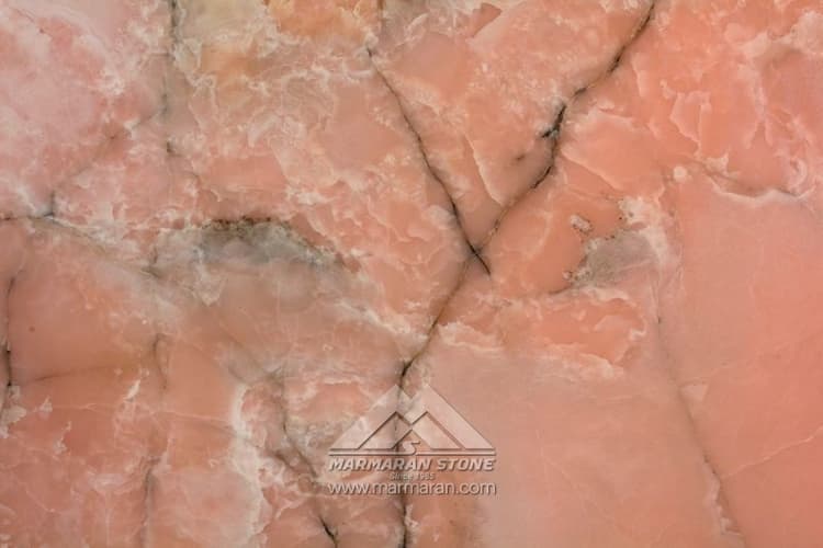 Розовый мрамор نقده