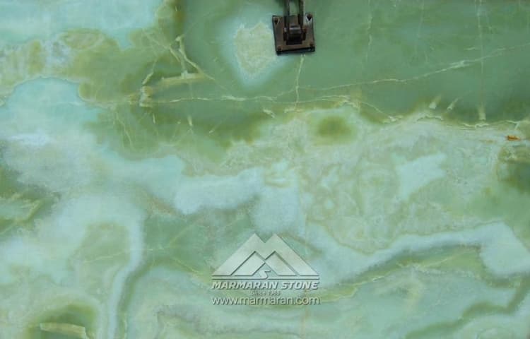 Зеленый мрамор