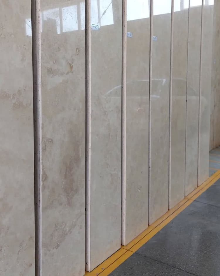 Травертин Абиане