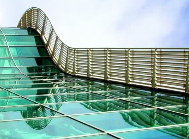 The difference between laminated glass and tempered glass